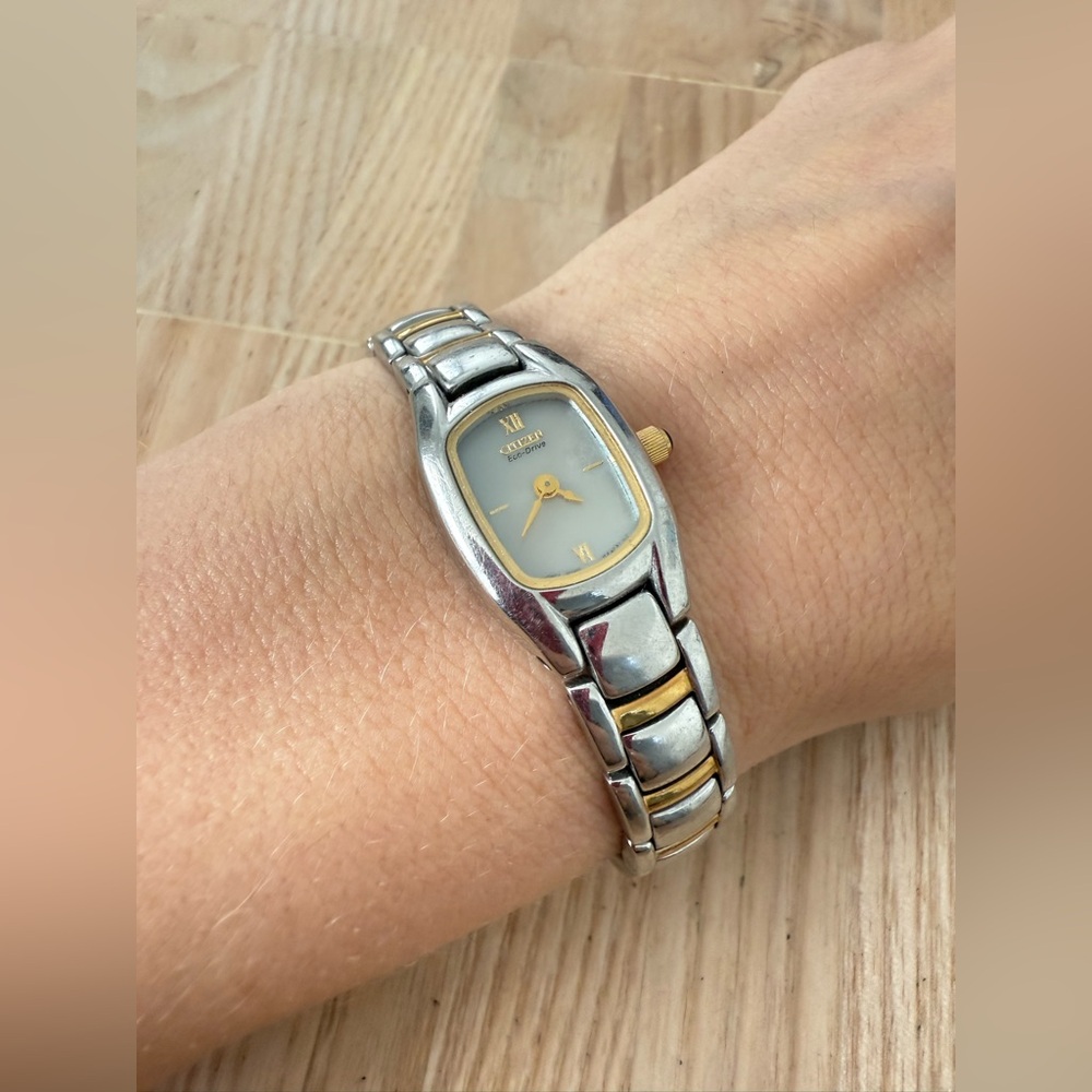 Citizen eco-drive ladies dainty two toned solar power watch - Picture 8 of 13